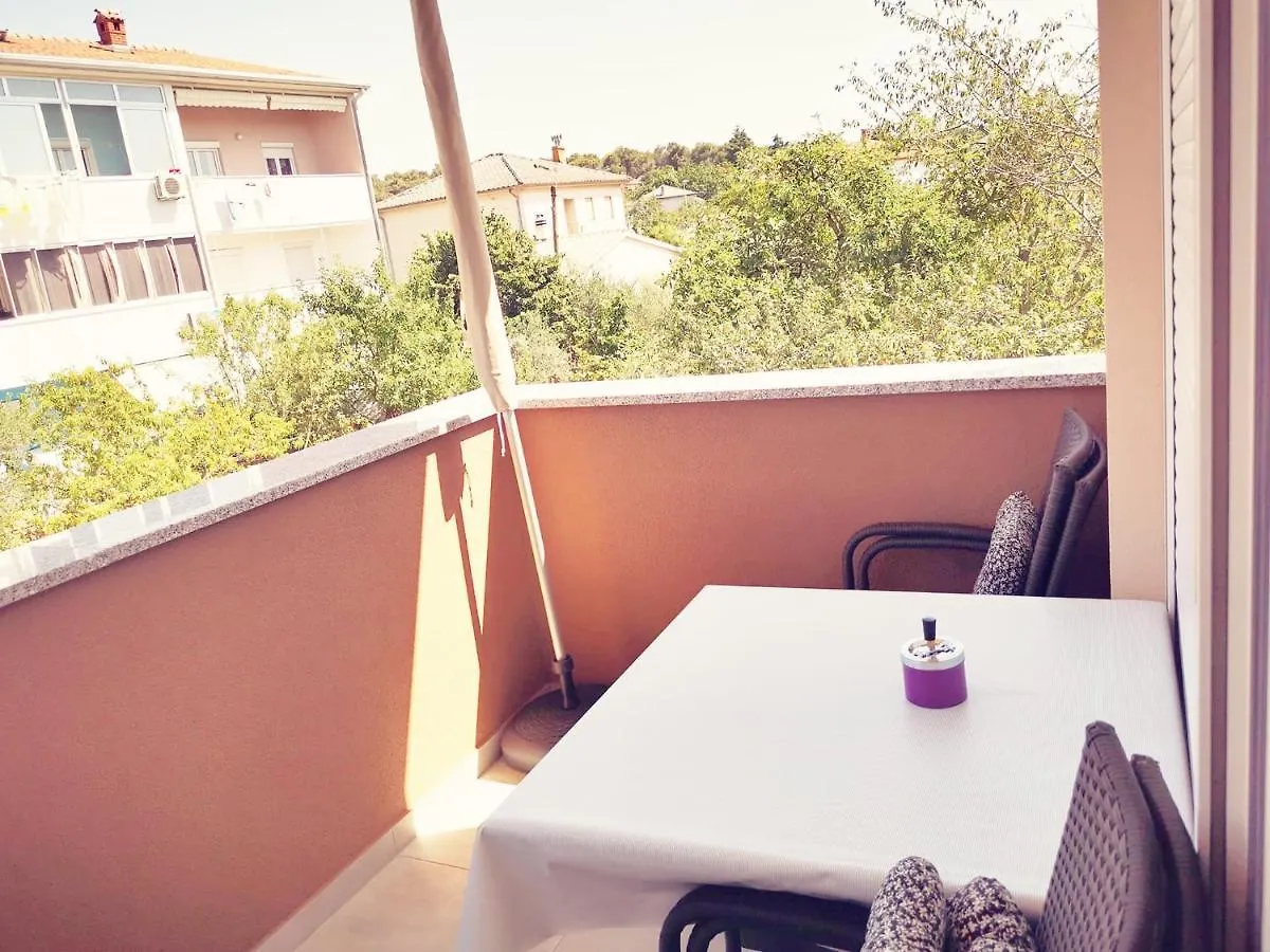 Apartmani Marco,Lukas,Patrick,David,Blizu Centra I Mora Sa Free Privatnim Parkingom プーラ